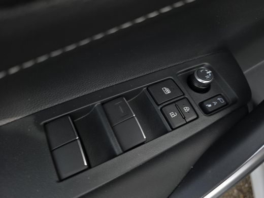 Toyota Corolla Touring Sports Hybrid 140 Dynamic | Nieuwe auto | Voorraadpremie | Direct uit voorraad leverbaar | ActivLease financial lease