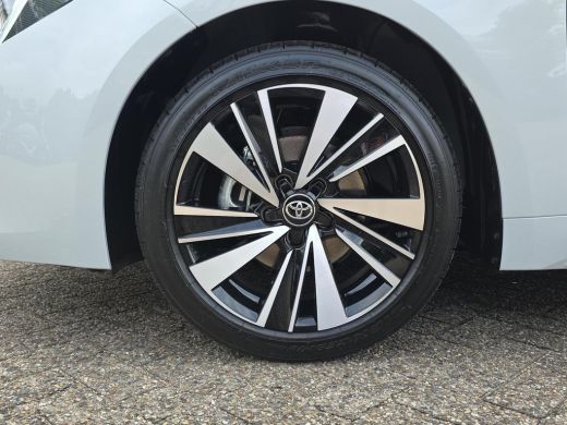 Toyota Corolla Touring Sports Hybrid 140 Dynamic | Nieuwe auto | Voorraadpremie | Direct uit voorraad leverbaar | ActivLease financial lease