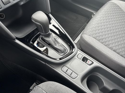 Toyota Yaris Cross 1.5 Hybrid 115 First Edition **STOEL EN STTURWIELVERWARMING/ KEYLESS/ 36 MAANDEN GARANTIE** ActivLease financial lease