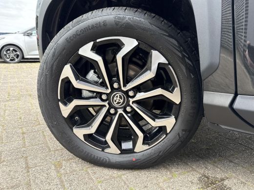 Toyota Yaris Cross 1.5 Hybrid 115 First Edition **STOEL EN STTURWIELVERWARMING/ KEYLESS/ 36 MAANDEN GARANTIE** ActivLease financial lease