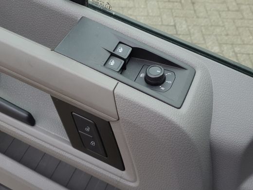 Volkswagen Crafter 35 2.0 TDI Automaat L3H3 (L2H2) 3000kg Trekgewicht ActivLease financial lease