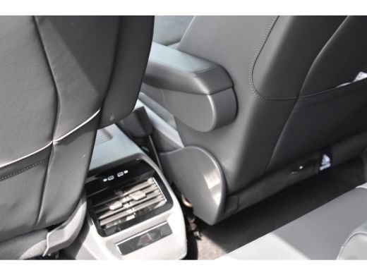 Volkswagen ID.4 Pro Limited Edition | 'App-Connect' draadloze smartphone integratie | Achterbank in ongelijke del... ActivLease financial lease