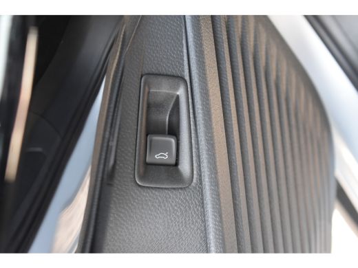 Volkswagen ID.4 Pro Limited Edition | 'App-Connect' draadloze smartphone integratie | Achterbank in ongelijke del... ActivLease financial lease