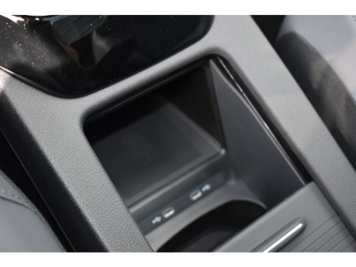 Volkswagen ID.4 Pro Limited Edition | 'App-Connect' draadloze smartphone integratie | Achterbank in ongelijke del... ActivLease financial lease