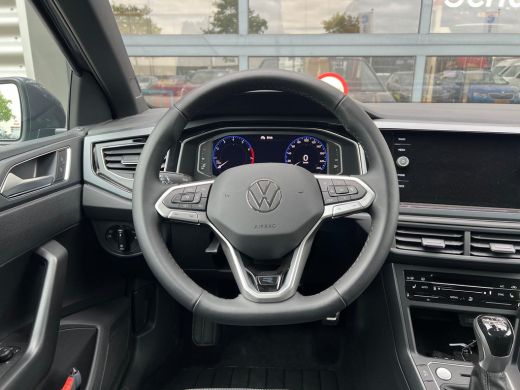 Volkswagen Polo R-Line Business Inclusief €2000,- inruilvoordeel  | 'App-Connect' draadloze smartphone integratie... ActivLease financial lease