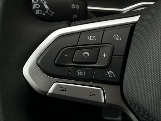 Volkswagen Polo R-Line Business Inclusief €2000,- inruilvoordeel  | 'App-Connect' draadloze smartphone integratie... ActivLease financial lease