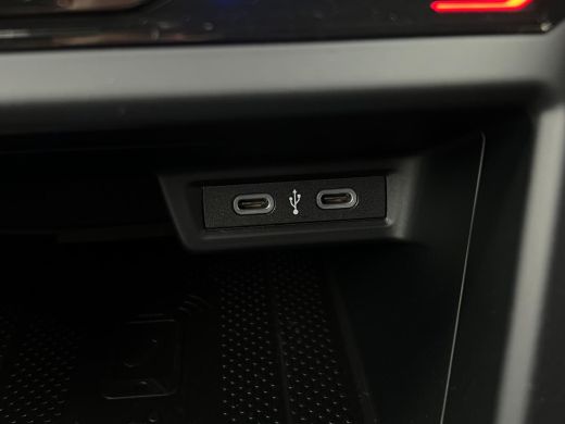 Volkswagen Polo R-Line Business Inclusief €2000,- inruilvoordeel  | 'App-Connect' draadloze smartphone integratie... ActivLease financial lease