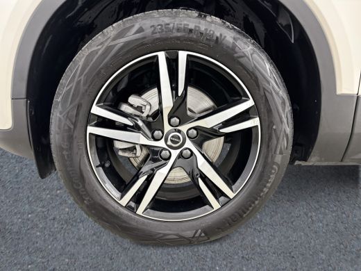 Volvo  XC40 B4 Plus Dark ActivLease financial lease