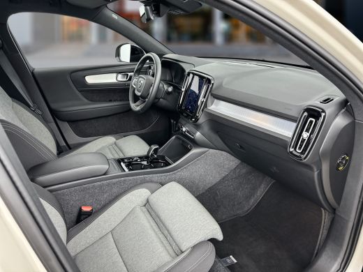 Volvo  XC40 B4 Plus Dark ActivLease financial lease
