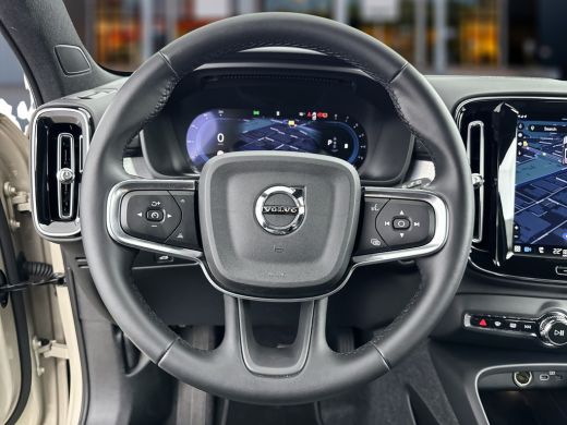 Volvo  XC40 B4 Plus Dark ActivLease financial lease