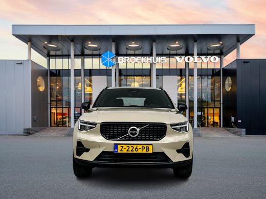 Volvo  XC40 B4 Plus Dark ActivLease financial lease