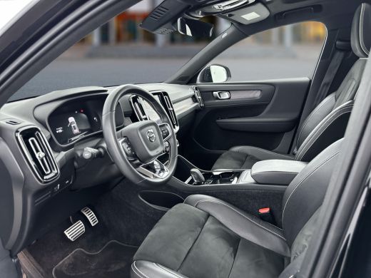 Volvo  XC40 Recharge P8 AWD R-Design | Panoramadak | Parkeercamera | Adaptieve cruise | BLIS | Stoel/stuur/ac... ActivLease financial lease