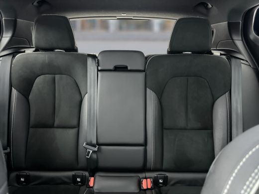 Volvo  XC40 Recharge P8 AWD R-Design | Panoramadak | Parkeercamera | Adaptieve cruise | BLIS | Stoel/stuur/ac... ActivLease financial lease
