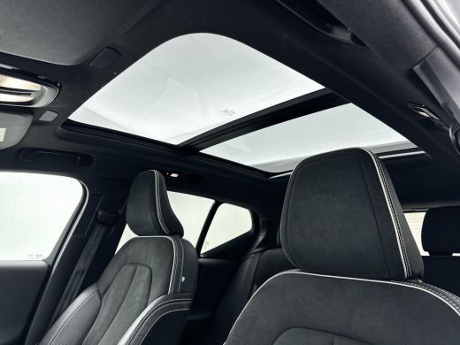 Volvo  XC40 Recharge P8 AWD R-Design | Panoramadak | Parkeercamera | Adaptieve cruise | BLIS | Stoel/stuur/ac... ActivLease financial lease