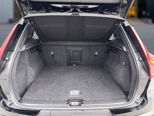 Volvo  XC40 Recharge P8 AWD R-Design | Panoramadak | Parkeercamera | Adaptieve cruise | BLIS | Stoel/stuur/ac... ActivLease financial lease