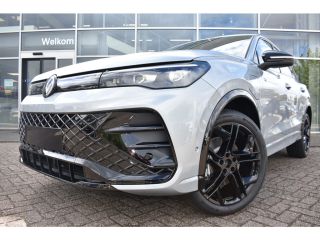 Volkswagen Tiguan R-Line Edition - eHybrid | TREKHAAK | PANORAMADAK | CAMERA | NAVIGATIE | 20 INCH