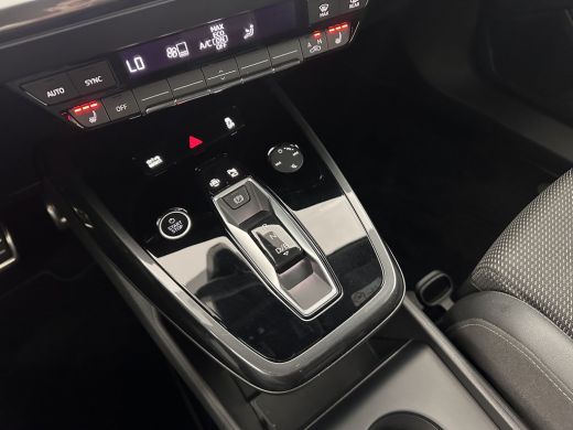Audi Q4 e-tron 40 S edition 77 kWh S-Line-Sportpack [ 3-Fase ] (INCL-BTW) *HEAT-PUMP | LEATHER-FABRIC | MATRIX-L... ActivLease financial lease