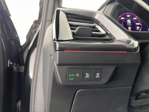 Audi Q4 e-tron 40 S edition 77 kWh S-Line-Sportpack [ 3-Fase ] (INCL-BTW) *HEAT-PUMP | LEATHER-FABRIC | MATRIX-L... ActivLease financial lease