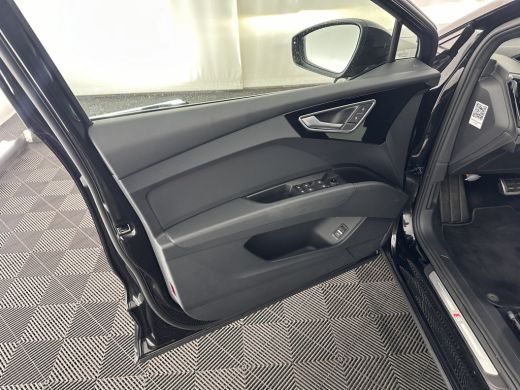 Audi Q4 e-tron 40 S edition 77 kWh S-Line-Sportpack [ 3-Fase ] (INCL-BTW) *HEAT-PUMP | LEATHER-FABRIC | MATRIX-L... ActivLease financial lease