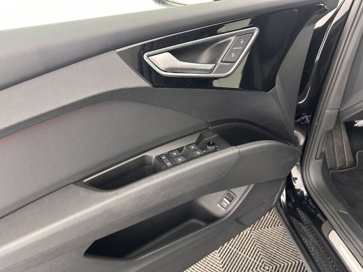 Audi Q4 e-tron 40 S edition 77 kWh S-Line-Sportpack [ 3-Fase ] (INCL-BTW) *HEAT-PUMP | LEATHER-FABRIC | MATRIX-L... ActivLease financial lease