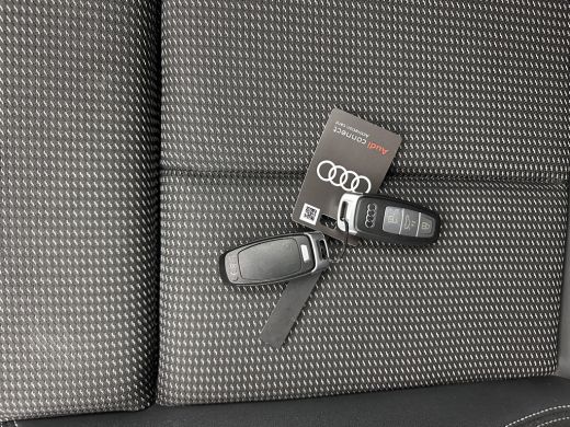 Audi Q4 e-tron 40 S edition 77 kWh S-Line-Sportpack [ 3-Fase ] (INCL-BTW) *HEAT-PUMP | LEATHER-FABRIC | MATRIX-L... ActivLease financial lease