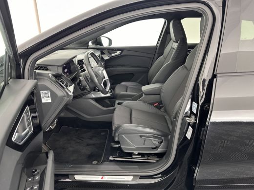 Audi Q4 e-tron 40 S edition 77 kWh S-Line-Sportpack [ 3-Fase ] (INCL-BTW) *HEAT-PUMP | LEATHER-FABRIC | MATRIX-L... ActivLease financial lease
