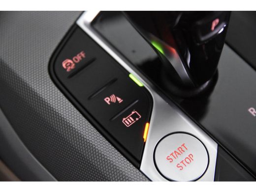 BMW 3-serie 330e Business Edition Plus *1ste Eigenaar*Navigatie*Park assist* ActivLease financial lease