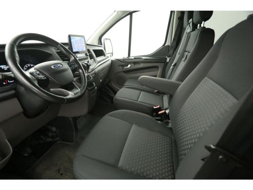 Ford Transit Custom 2.0 TDCI L2H1 | Dubbele Cabine | 6 Persoons | LED Trekhaak Airco Cruise Camera Carplay Navigatie PDC ActivLease financial lease