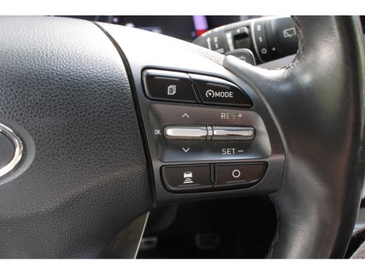 Hyundai KONA EV Premium 64 kWh | LEDER | CAMERA | ADATIPVE CRUISE | STOELVERW + VERKOELING! | HEAD-UP | FULL O... ActivLease financial lease
