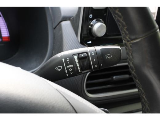 Hyundai KONA EV Premium 64 kWh | LEDER | CAMERA | ADATIPVE CRUISE | STOELVERW + VERKOELING! | HEAD-UP | FULL O... ActivLease financial lease