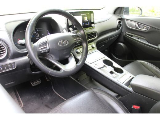 Hyundai KONA EV Premium 64 kWh | LEDER | CAMERA | ADATIPVE CRUISE | STOELVERW + VERKOELING! | HEAD-UP | FULL O... ActivLease financial lease