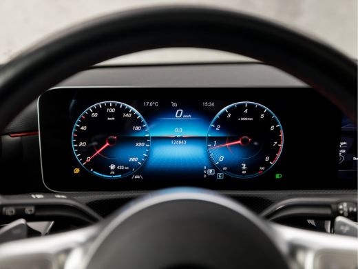 Mercedes A-Klasse 180 AMG Sport Night Upgrade (SCHUIFDAK, GROOT NAVI, LEDER/ALCANTARA, STOELVERWARMING, WIDESCREEN,... ActivLease financial lease