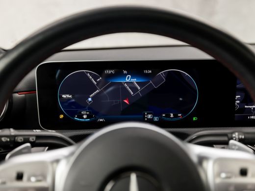 Mercedes A-Klasse 180 AMG Sport Night Upgrade (SCHUIFDAK, GROOT NAVI, LEDER/ALCANTARA, STOELVERWARMING, WIDESCREEN,... ActivLease financial lease