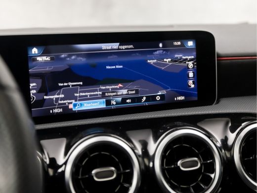 Mercedes A-Klasse 180 AMG Sport Night Upgrade (SCHUIFDAK, GROOT NAVI, LEDER/ALCANTARA, STOELVERWARMING, WIDESCREEN,... ActivLease financial lease