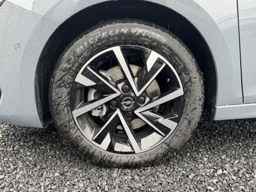 Opel Corsa Hybrid 1.2 Turbo 110 pk | Draadloze Apple Carplay en Android Auto | Draadloze telefoonlader | Key... ActivLease financial lease