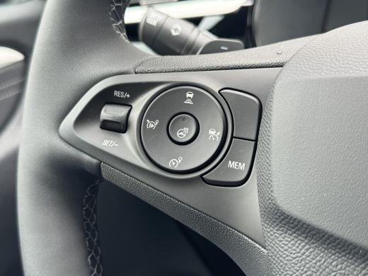 Opel Corsa Hybrid 1.2 Turbo 110 pk | Draadloze Apple Carplay en Android Auto | Draadloze telefoonlader | Key... ActivLease financial lease