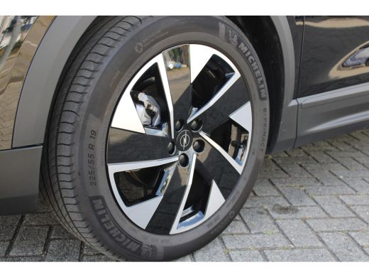 Opel Grandland 1.2 Turbo Hybrid GS / Navigatie / Camera / Stuur -en stoelverwarming / PDC V+A / Keyless / LED / ... ActivLease financial lease