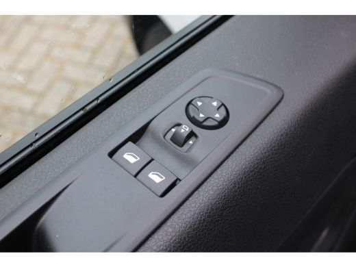 Opel Vivaro 2.0 Diesel 145 L2 / Navigatie / Trekhaak / Camera / Parkeersensoren / Carplay / DAB / ActivLease financial lease