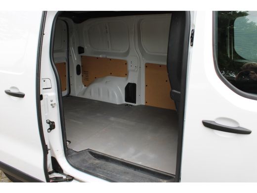 Opel Vivaro 2.0 Diesel 145 L2 / Navigatie / Trekhaak / Camera / Parkeersensoren / Carplay / DAB / ActivLease financial lease
