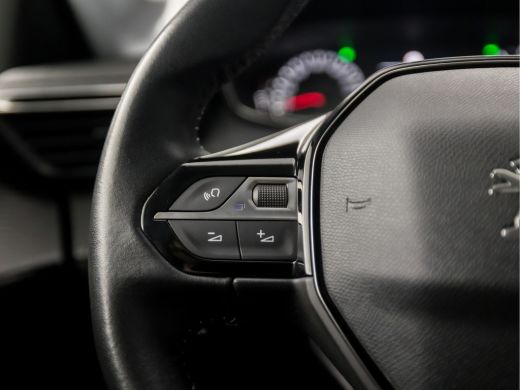 Peugeot 208 1.2 PureTech Sport (APPLE CARPLAY, GROOT NAVI, PARKEERSENSOREN, SPORTSTOELEN, LED KOPLAMPEN, LANE... ActivLease financial lease
