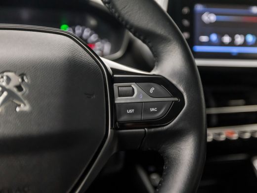 Peugeot 208 1.2 PureTech Sport (APPLE CARPLAY, GROOT NAVI, PARKEERSENSOREN, SPORTSTOELEN, LED KOPLAMPEN, LANE... ActivLease financial lease