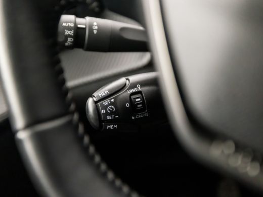 Peugeot 208 1.2 PureTech Sport (APPLE CARPLAY, GROOT NAVI, PARKEERSENSOREN, SPORTSTOELEN, LED KOPLAMPEN, LANE... ActivLease financial lease