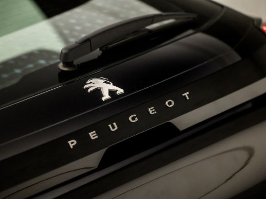 Peugeot 208 1.2 PureTech Sport (APPLE CARPLAY, GROOT NAVI, PARKEERSENSOREN, SPORTSTOELEN, LED KOPLAMPEN, LANE... ActivLease financial lease