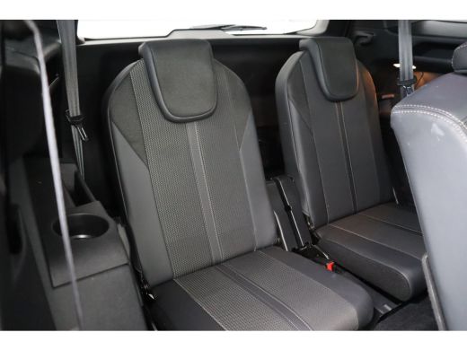 Peugeot 5008 1.2 HYBRID 136PK GT PACK AUTOMAAT / NAVI / CLIMA / PDC / 19" LMV / CAMERA / KEYLESS / PANO. DAK /... ActivLease financial lease