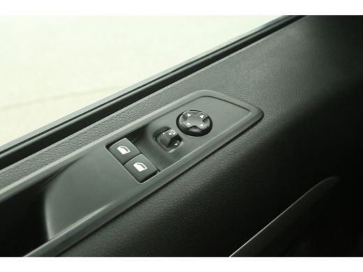 Peugeot e-Expert L3H1 75 kWh | GRATIS E-Step! | Elektrisch | Dubbele Cabine | 5 Persoons | Airco Camera Carplay Na... ActivLease financial lease