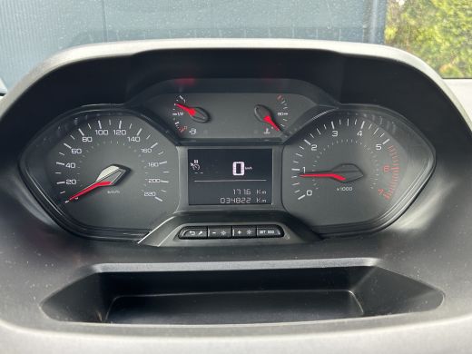 Peugeot Partner 1.5 BlueHDi 100 PK / L1H1 / 1e EIG. / 34.821 KM / AIRCO / CRUISE / APPLE CARPLAY ActivLease financial lease