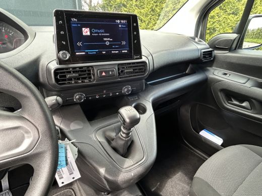 Peugeot Partner 1.5 BlueHDi 100 PK / L1H1 / 1e EIG. / 34.821 KM / AIRCO / CRUISE / APPLE CARPLAY ActivLease financial lease