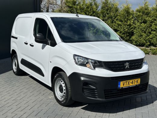 Peugeot Partner 1.5 BlueHDi 100 PK / L1H1 / 1e EIG. / 34.821 KM / AIRCO / CRUISE / APPLE CARPLAY ActivLease financial lease