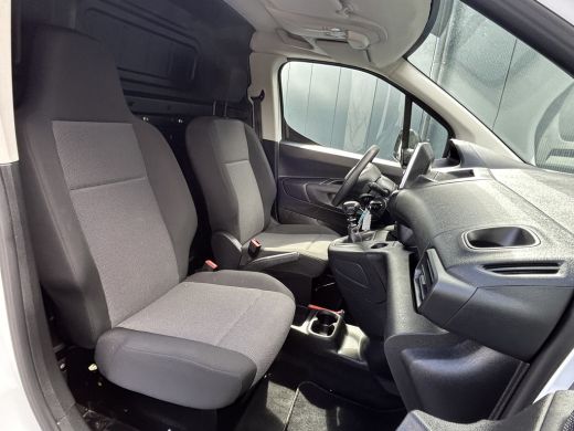 Peugeot Partner 1.5 BlueHDi 100 PK / L1H1 / 1e EIG. / 34.821 KM / AIRCO / CRUISE / APPLE CARPLAY ActivLease financial lease