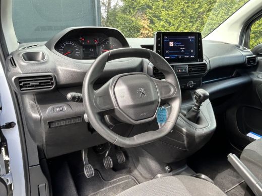 Peugeot Partner 1.5 BlueHDi 100 PK / L1H1 / 1e EIG. / 34.821 KM / AIRCO / CRUISE / APPLE CARPLAY ActivLease financial lease